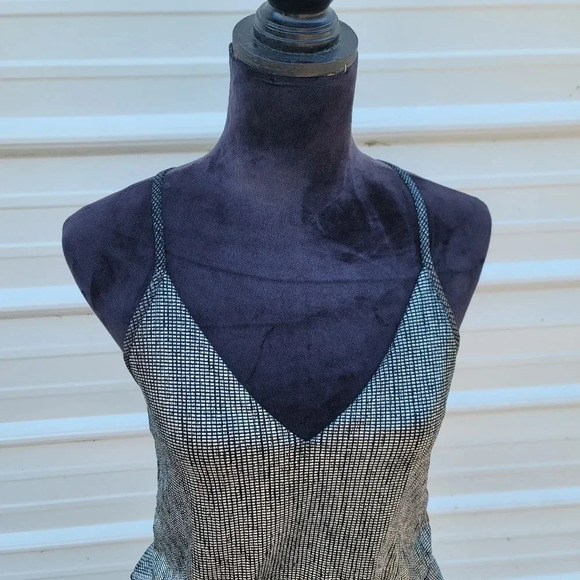 Love Culture Cropped Ruffle Silver Black Metallic Spaghetti Strap S Womens Top - Picture 10 of 12